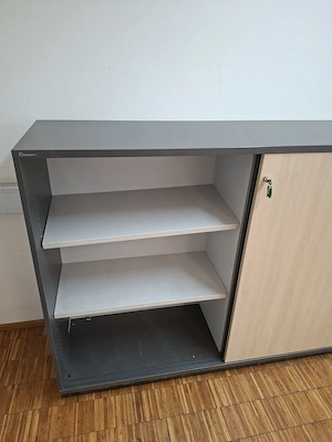 Moderner Neudörfer Schiebetürschrank in Ahorn Vulkangrau Bild 3