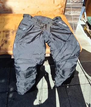 Motorradhose Bild 2