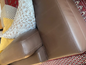 Zeitlos schlichte Ledercouch Bild 5