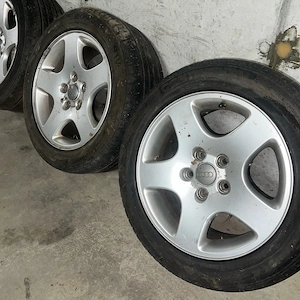 5xAudi Alufelgen mit sommerreifen 205 55 16  Bild 9
