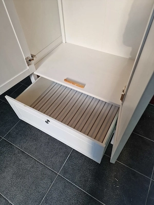 IKEA Sundvik Kleiderschrank weiß, 80x50x171 cm, guter Zustand Bild 4