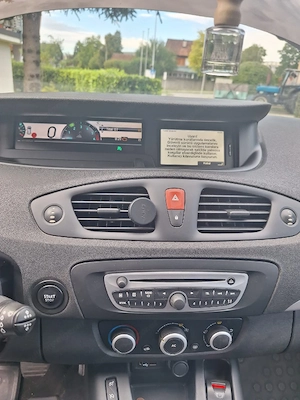 Renault Mégane Scénic 1.5 dCi Diesel   gepflegter Zustand   Pickerl bis 06 2027 Bild 3