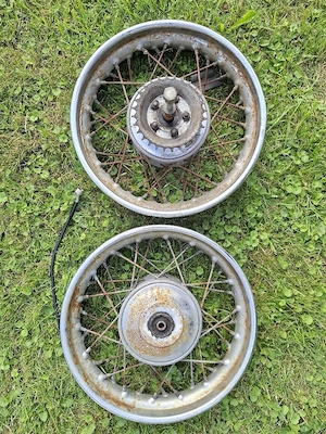 Puch DS 50 V Vorder- Hinterrad mit Felge 2,15x12" kpl. Bild 2
