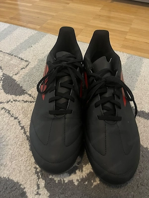Fußballschuhe zu verkaufen 