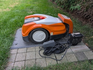 Mähroboter Stihl 422P incl. Ladestation  Bild 3