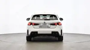 BMW 120i 5-Türer // M Sportpaket // Head Up Display // Anhängerkupplung Bild 4