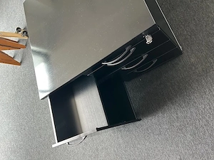 Schreibtischkorpus aus Massivholz zu verschenken Bild 3