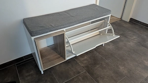 Zu verschenken: Kompakte Schuhbank   Garderobenbank 90x50x30 cm (Feldkirch) Bild 2