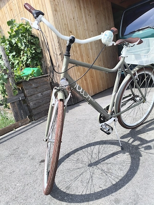 Fahrrad mit Korb Bild 4