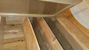 Alter Massivholzschrank, 2-türig + beweglicher Glaseinsatz, zerlegbar Bild 4