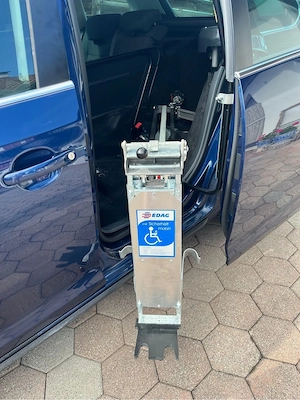 Behindertengerechtes Auto Selbstfahrer tetra usw. Bild 2