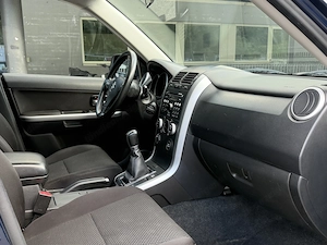 Suzuki Grand Vitara 1.9D Allrad NUR 80.000 KM TÜV NEU Bild 6