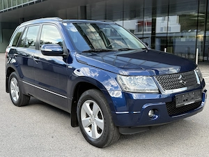 Suzuki Grand Vitara 1.9D Allrad NUR 80.000 KM TÜV NEU Bild 2