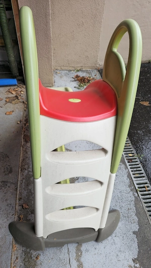 Rutsche für Kinder mit Wasseranschluss