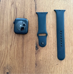 Apple Watch SE 44 mm GPS   sehr guter Zustand   Original Zubehör Bild 2