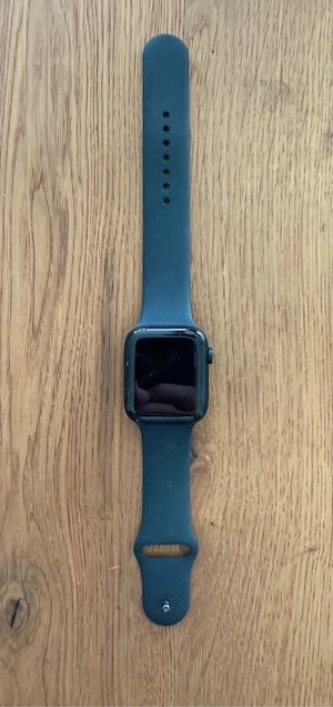 Apple Watch SE 44 mm GPS   sehr guter Zustand   Original Zubehör Bild 8