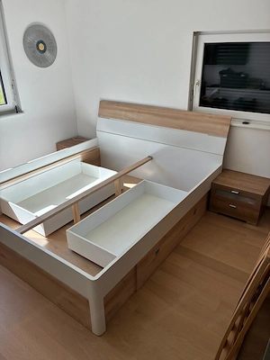 Bett mit Lattenrost und Schubladen  Bild 5