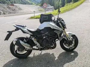 Suzuki 750 GSR baugleich wie Suzuki GSX-S 750 Bild 2