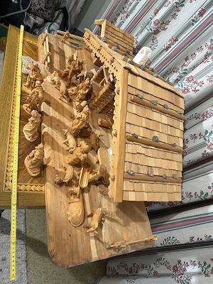 Wunderschöne alpenländische Weihnachtskrippe massiv (100 cm) mit handgeschnitzten Zirben-Figuren Bild 2