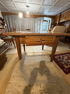 Klassischer Montafoner Tisch   Jassertisch mit Schieferplatte & feinen Intarsien Bild 3