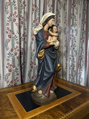 Klassische Madonna mit Kind (ca. 60 cm)   Sakrale Holzskulptur   Heiligenfigur farbig gefasst Bild 3