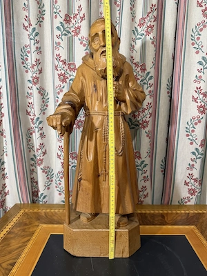 Große Holzschnitzerei Mönch   Pilger mit Wanderstab (ca. 60 cm)   Massivholz geschnitzt