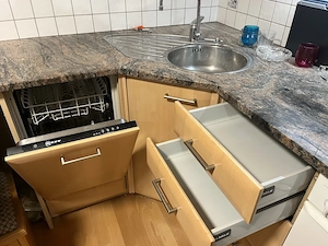 Küche mit Marmorplatte& E-Geräten zu verkaufen  Bild 3