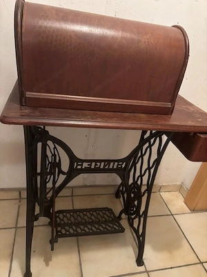 Singer Nähmaschine mit Abdeckhaube Bild 2