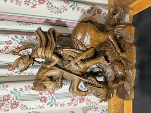 Große Holzschnitzerei Hl. Georg der Drachentöter zu Pferd (ca. 45 cm)   Massivholz geschnitzt Bild 2