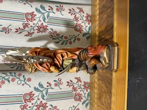 Erzengel Michael stürzt Luzifer (ca. 22 cm)   Detailreiche Skulptur   Sakrale Kunst farbig & silber  Bild 3