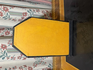 Feine Klosterarbeit   Engel im Schaukasten (ca. 22 cm)   Sakrale Volkskunst mit Perlen & Golddraht Bild 2