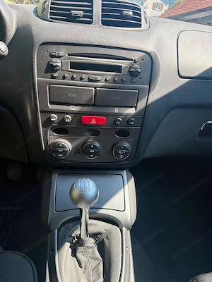 Alfa Romeo GT  Sportwagen   Coupé Bild 6