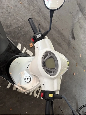 sym roller 50ccm Bild 3