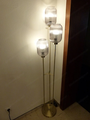 Design-Stehleuchte 3-flammig Riffelglas Messing   neuwertig