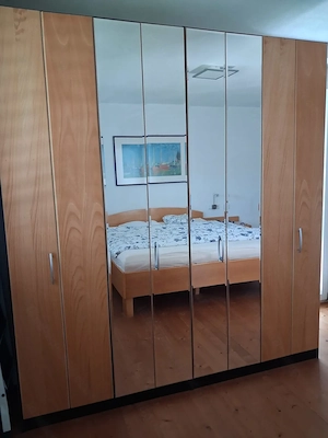 Schlafzimmer-(Kleider-Wäsche-Spiegel-Schrank)