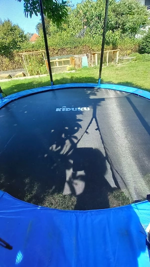 Kiduku Trampolin Durchmesser 3,05 m und Höhe 2,60 m in Lauterach abzugeben Bild 5