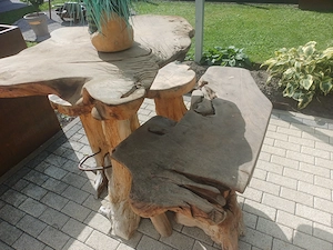 Stehtisch mit Bank und 2 Stehtisch Hocker mit Fußrasten  Bild 2