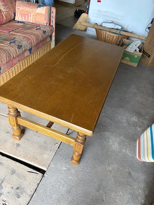 Couchtisch aus Holz Bild 2
