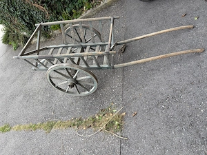 Alter Leiterwagen aus Holz