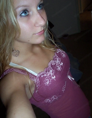 Hi, im charlotte 23years 