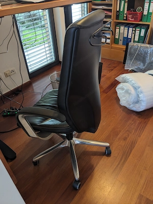 Chefsessel Leder mit Armlehnen  Bild 2