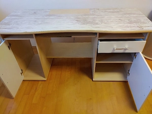 Verschenke älteren Schreibtisch Bild 2
