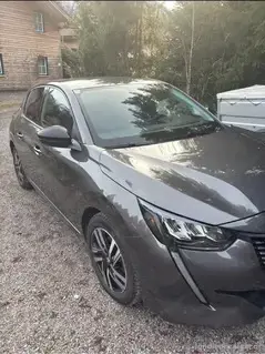 Peugeot 208 Allure Pure Tech  Bild 2