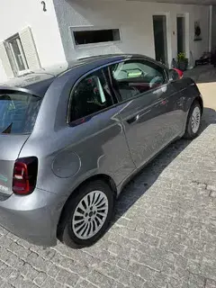 Fiat 500e Red Edition Bild 2
