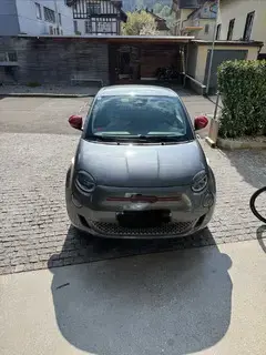 Fiat 500e Red Edition Bild 3
