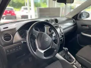 Suzuki Vitara Bild 8
