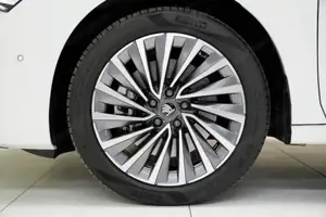 Skoda Superb 2.0 TDI LK 4x4 elSitz Bel.Sitz PDC ACC Bild 4