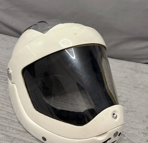 Fallschirmspringerhelm Bild 2