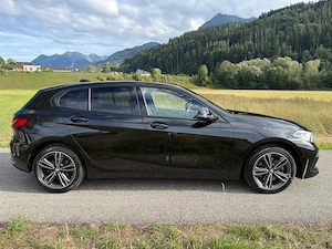 BMW 1er-Reihe 118i, M-Paket Interieur - Exterieur Sport-Line Klein-  Kompaktwagen Bild 2
