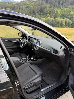 BMW 1er-Reihe 118i, M-Paket Interieur - Exterieur Sport-Line Klein-  Kompaktwagen Bild 7